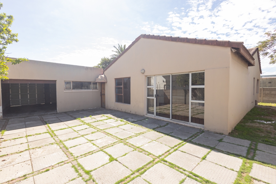 4 Bedroom Property for Sale in Riverton Western Cape